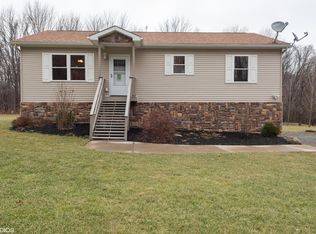 66 Gas Hollow Rd, Newfoundland, PA 18445