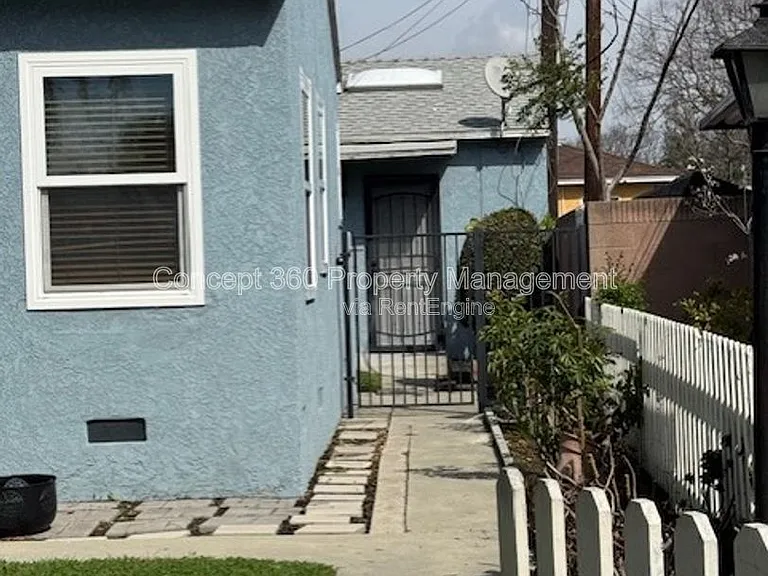 157 E Harcourt St — Photo 2
