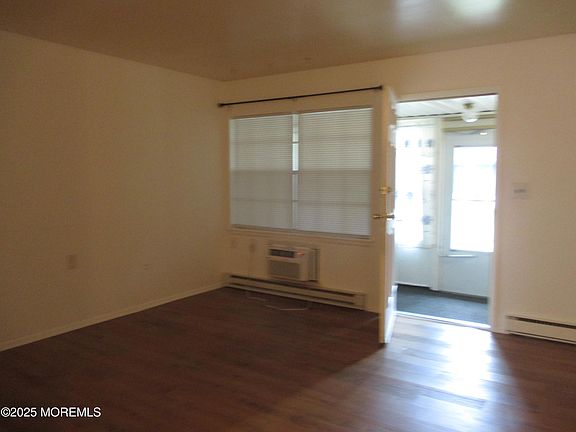 4th image of 161C Gramercy Ct