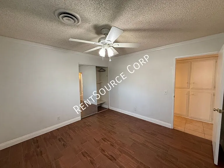 2522 Marcella St — Photo 17
