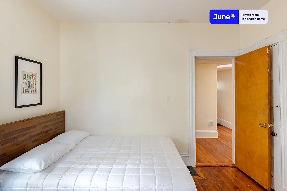 28 Charnwood Rd — Photo 3