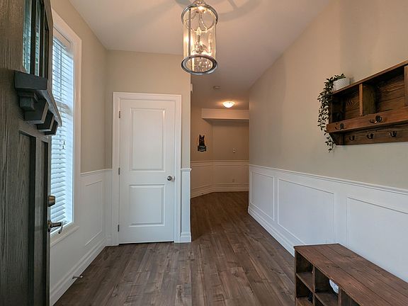 3rd image of 46986 Russell Rd #A