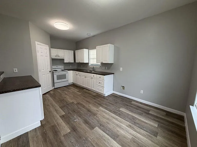 3118 Barberry Dr #B — Photo 2