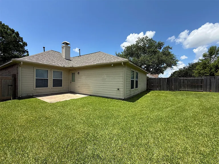 20622 Tulip Blossom Ct — Photo 36