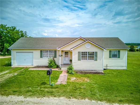 12 Gabriel Cir, Eureka Springs, AR 72631