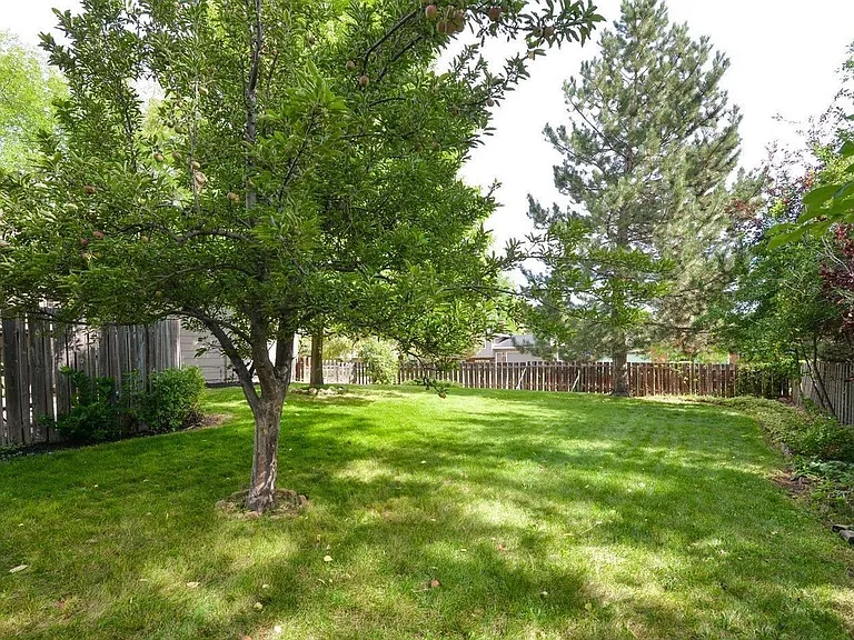 2025 Sheffield Ct — Photo 20