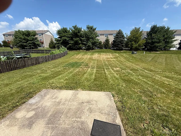 544 Sycamore Dr — Photo 3
