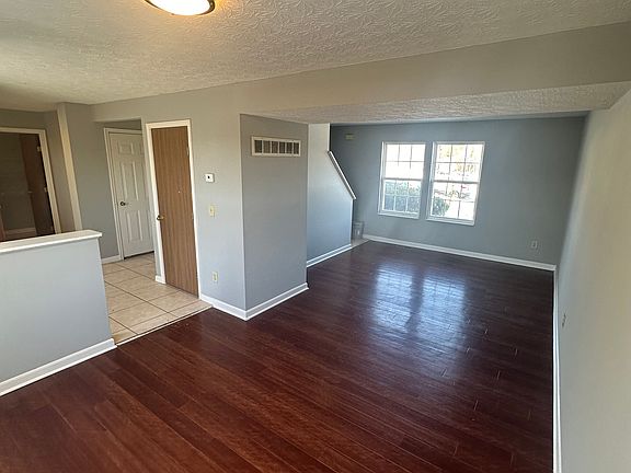 3rd image of 4928 Pritchard Ln