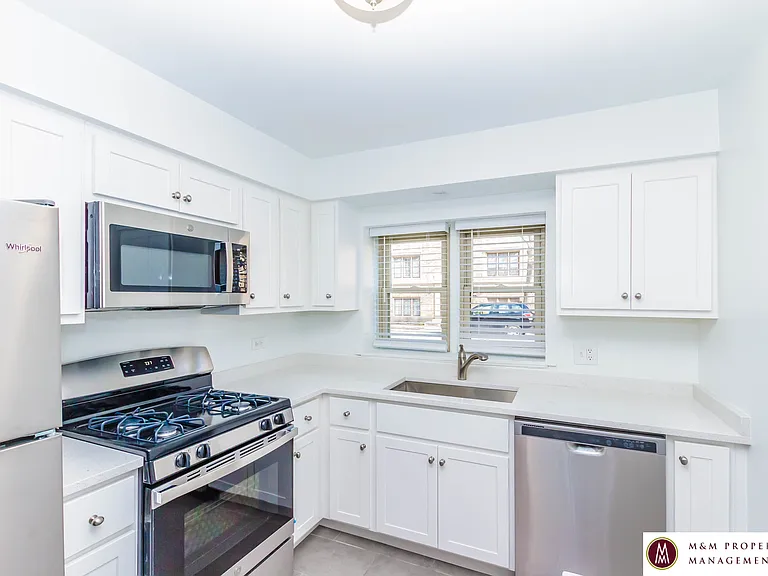 209 S. Oak Park Avenue — Photo 6