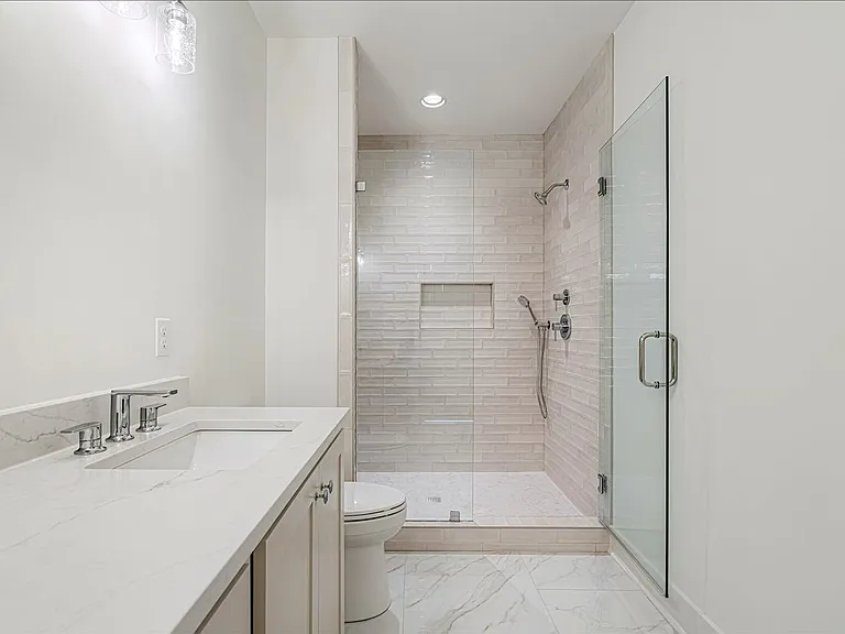 5472 Park Ave — Photo 15