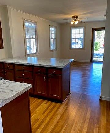 3rd image of 320 East Ave