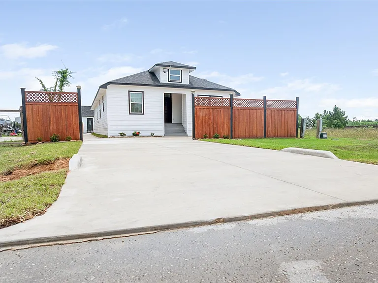 1244 Road 5705 — Photo 36
