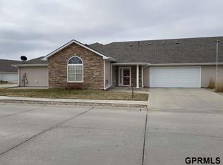 8702 N 161st Ct, Bennington, NE 68007