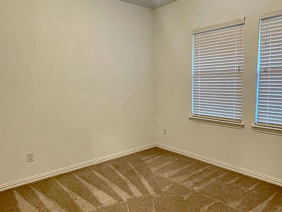 4th image of 2508 Lovegrass Ln