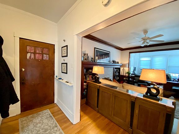 4th image of 5534 N Winthrop Ave #3