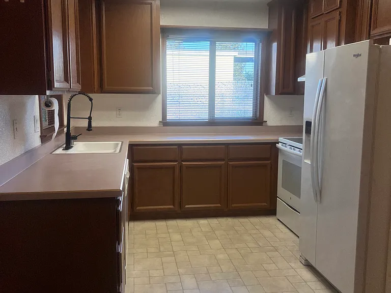 5900 Laramie Ln — Photo 4