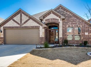 4008 Hollow Lake Rd, Roanoke, TX 76262
