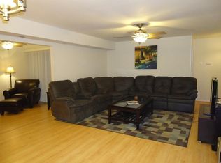 8 W Bluebell Ln, Mount Laurel, NJ 08054