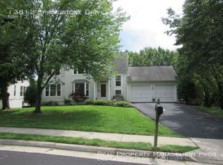 13813 Springstone Dr, Clifton, VA 20124