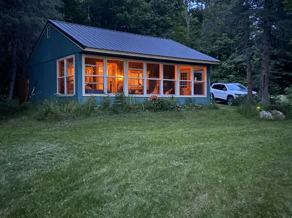 6290 S Laramie Ln, Sault Sainte Marie, MI 49783