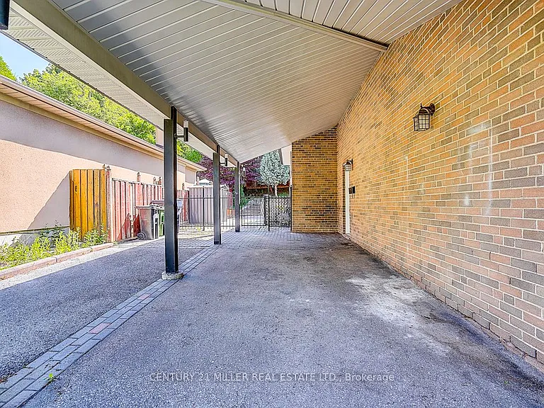 37 Dallington Dr — Photo 5