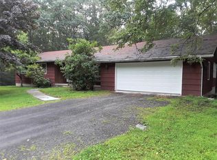 5322 Maple Ln, Cresco, PA 18326