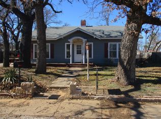 205 S Oaklawn Ave, Eastland, TX 76448