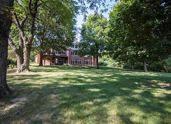4th image of 4606 N Lakewood Dr