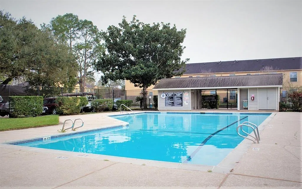 2 bed, 2.0 bath, 941 sqft, $1,500 — Photo 3