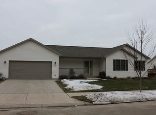 4230 Fairway St, La Crosse, WI 54601