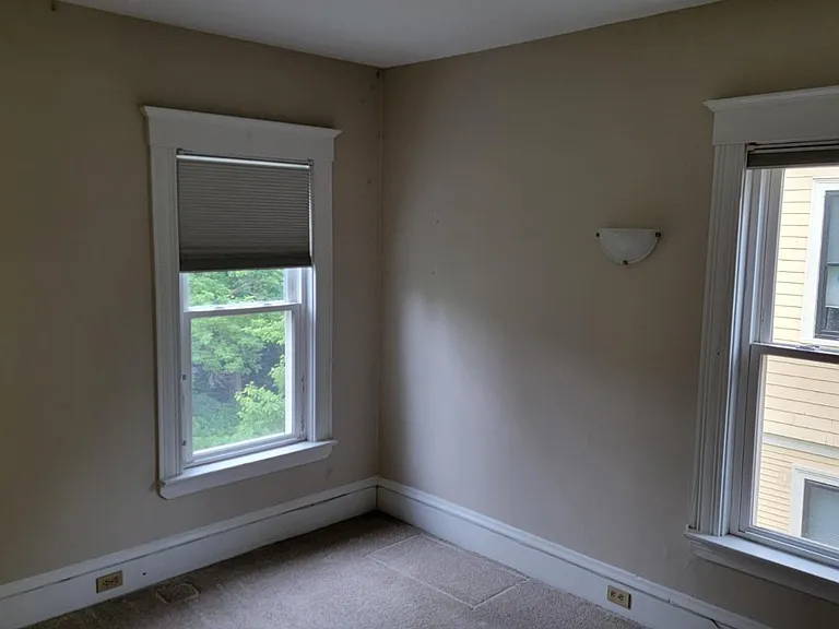 93-95 Brookes Ave — Photo 10