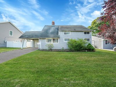 127 Brittle Lane, Hicksville, NY, 11801