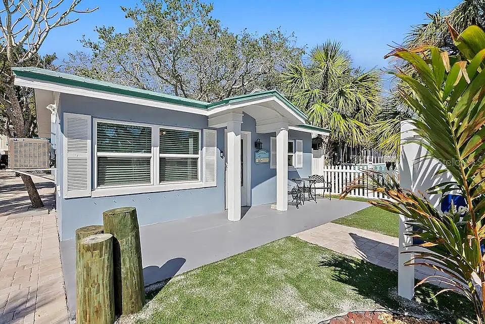 1st image of 724 Gulf Blvd