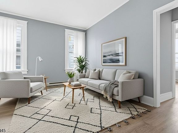 5th image of 76 Grace St