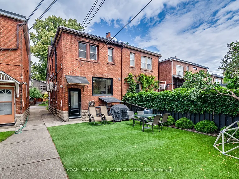 23 Kings Park Blvd #L — Photo 2