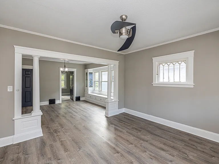 2135 W 105th St — Photo 11