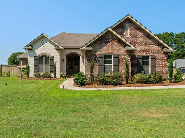 215 Nobles Rd, Sumrall, MS 39482