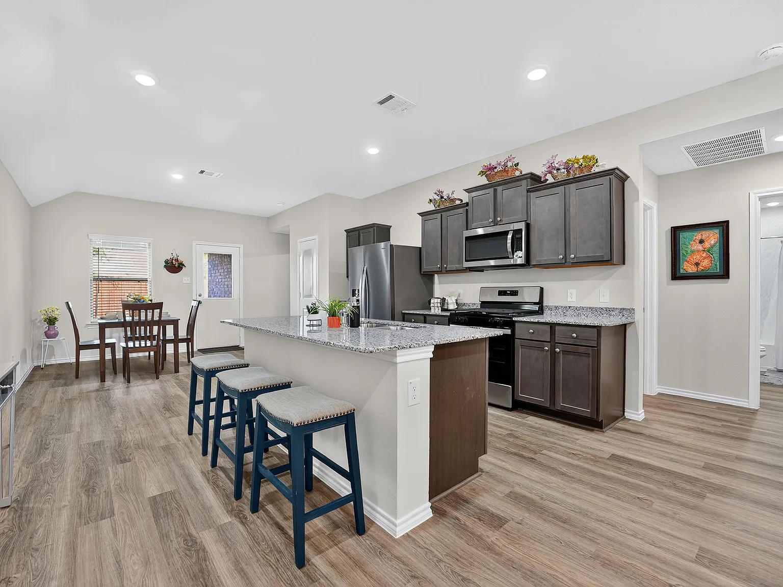 906 Ramble Rd — Photo 2