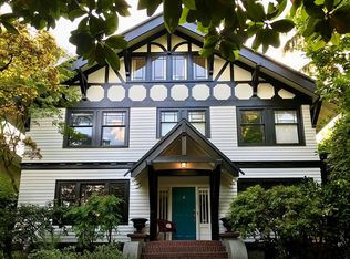 2221 33rd Ave S, Seattle, WA 98144