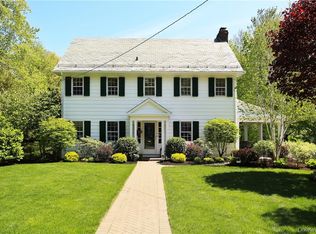 18 Forest Ln, Scarsdale, NY 10583