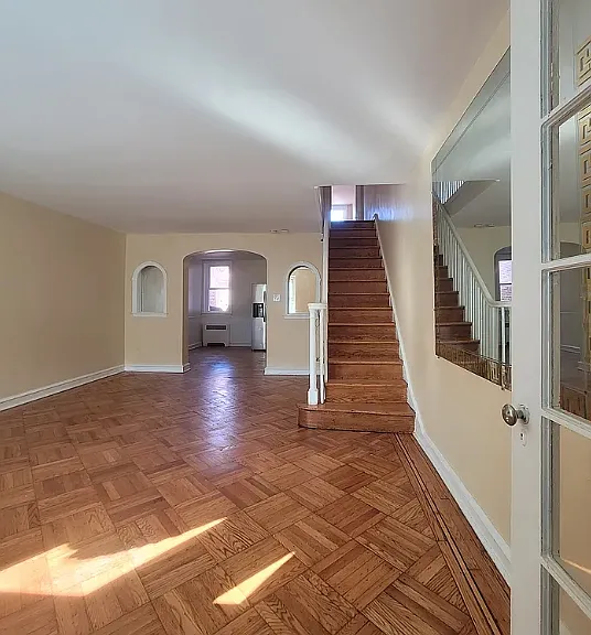5908 Castor Ave — Photo 1