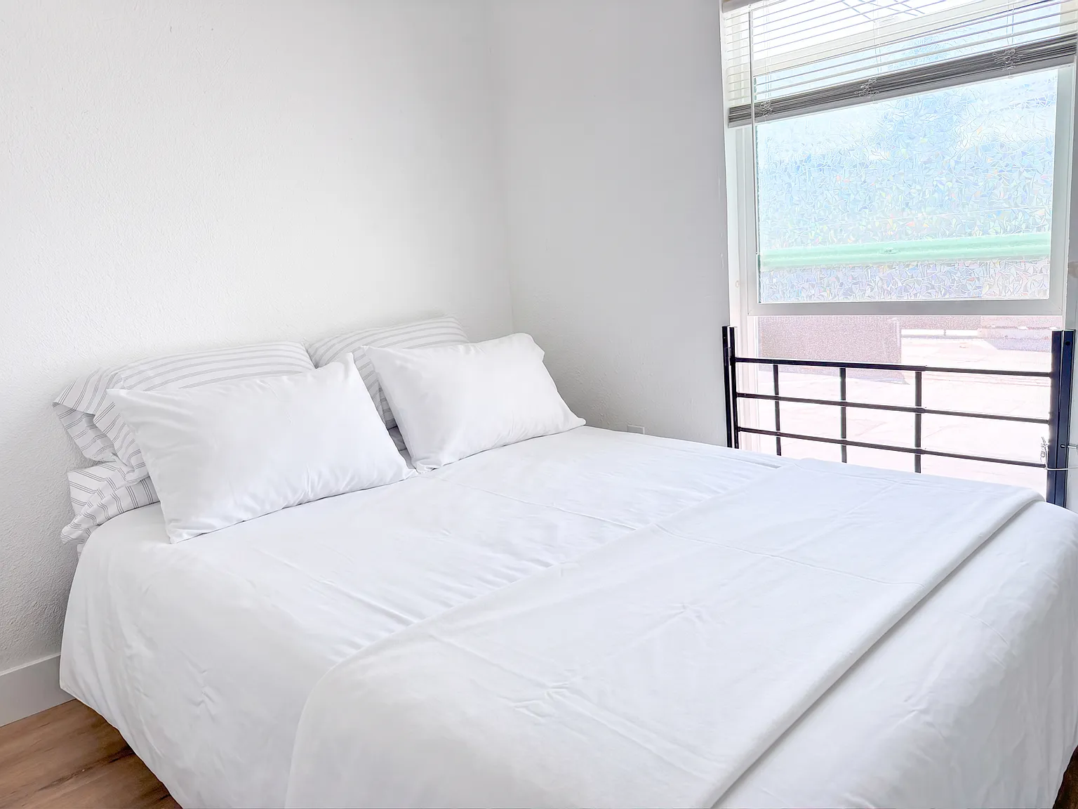1 bed, 400 sqft, $1,600 — Photo 1