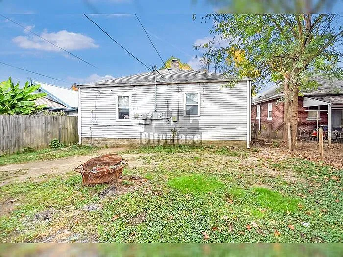 2 bed, 1.0 bath, 720 sqft, $1,200 — Photo 4