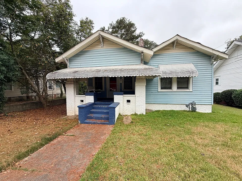 1349 Hillyer Ave