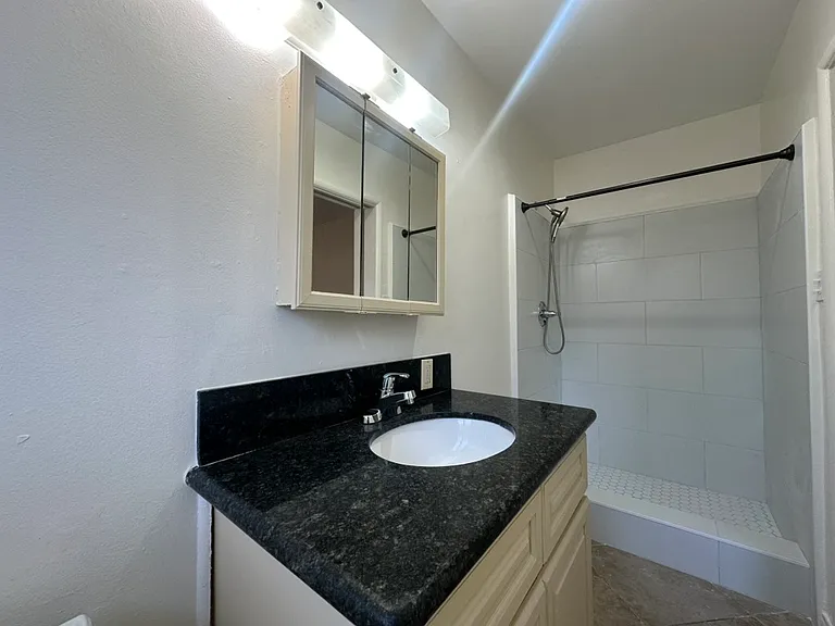 13314 Cordary Ave — Photo 22