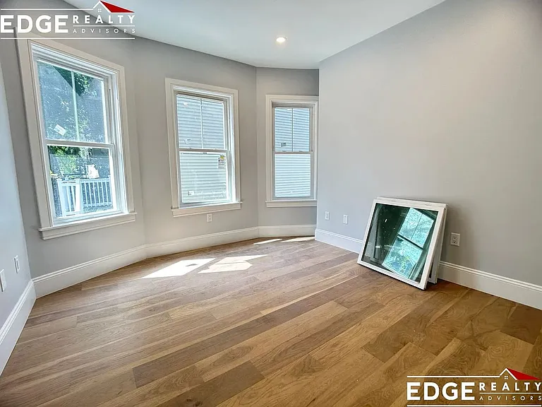 50 Fairbanks St #D2 — Photo 6