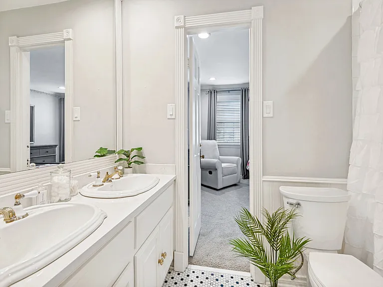 4556 Belclaire Ave — Photo 41