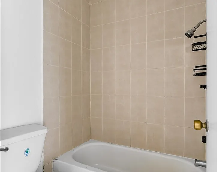 4441 Woodman Ave #111 — Photo 20