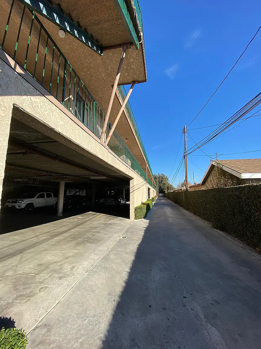 Briarwood — Photo 2