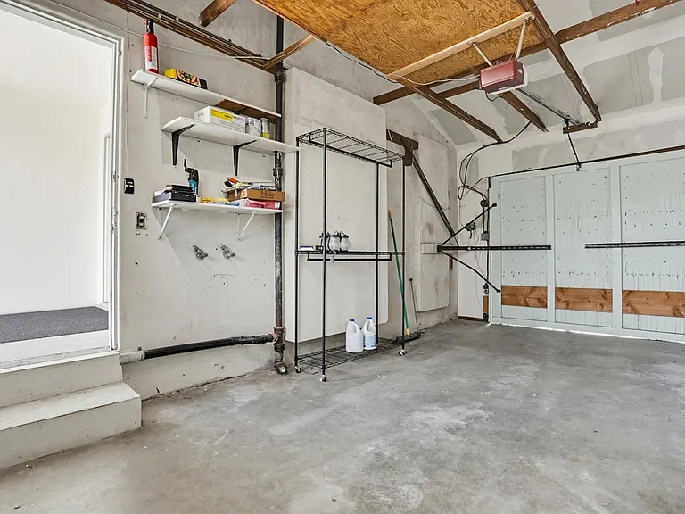 4548 Max Dr — Photo 32
